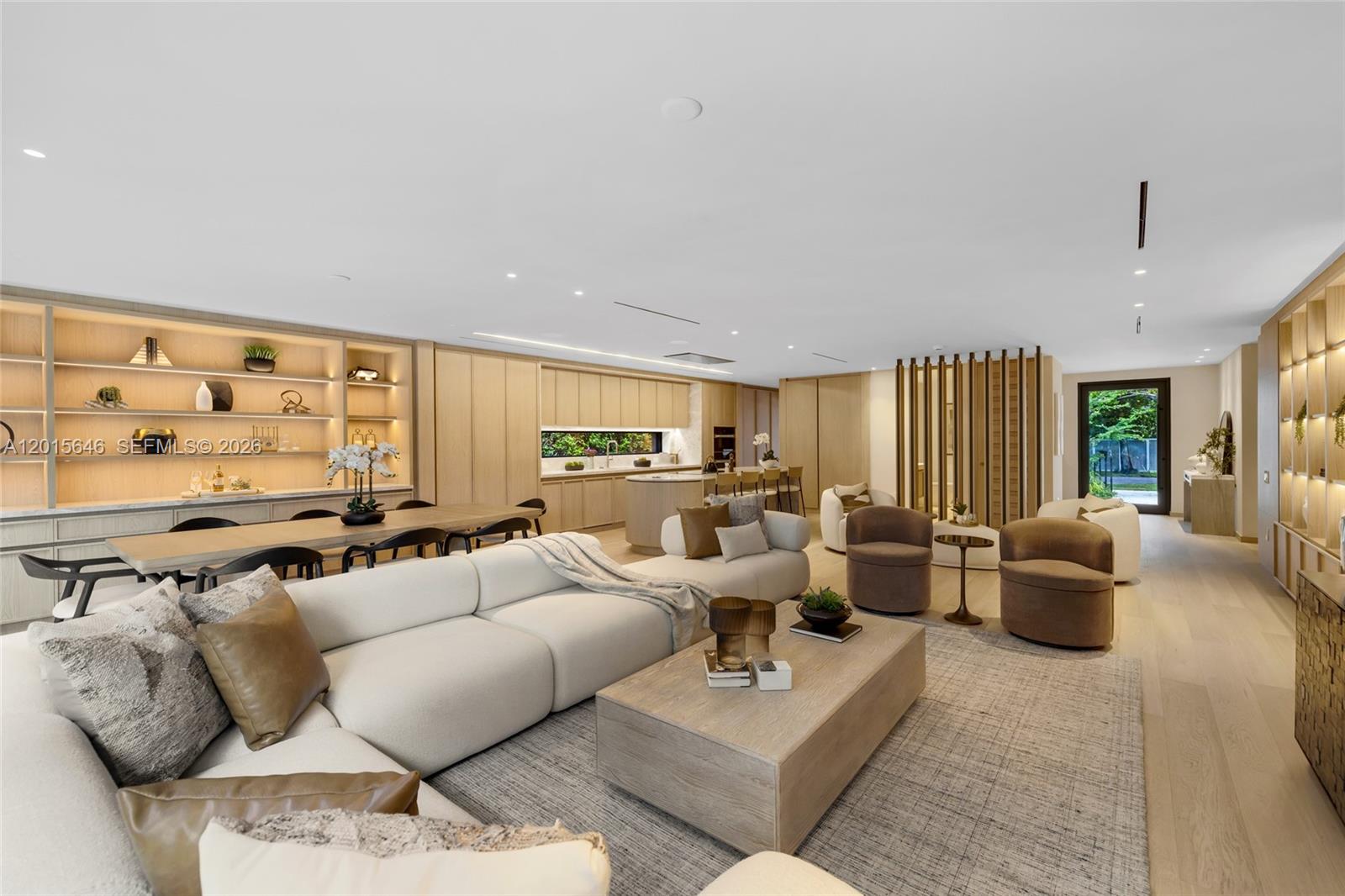 72 W Shore Dr W, Miami, FL, 33133/$4,480,000 1 72 W Shore Dr W