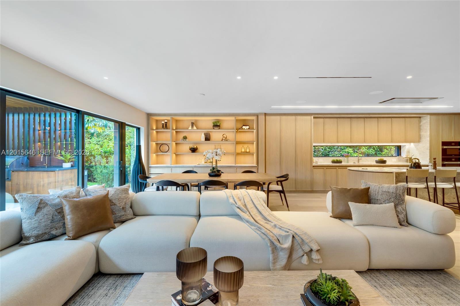 72 W Shore Dr W, Miami, FL, 33133/$4,480,000 2 72 W Shore Dr W