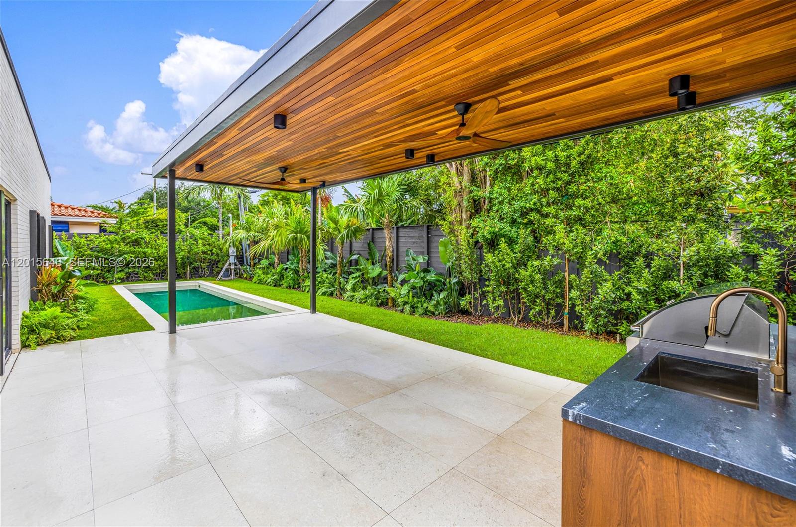 72 W Shore Dr W