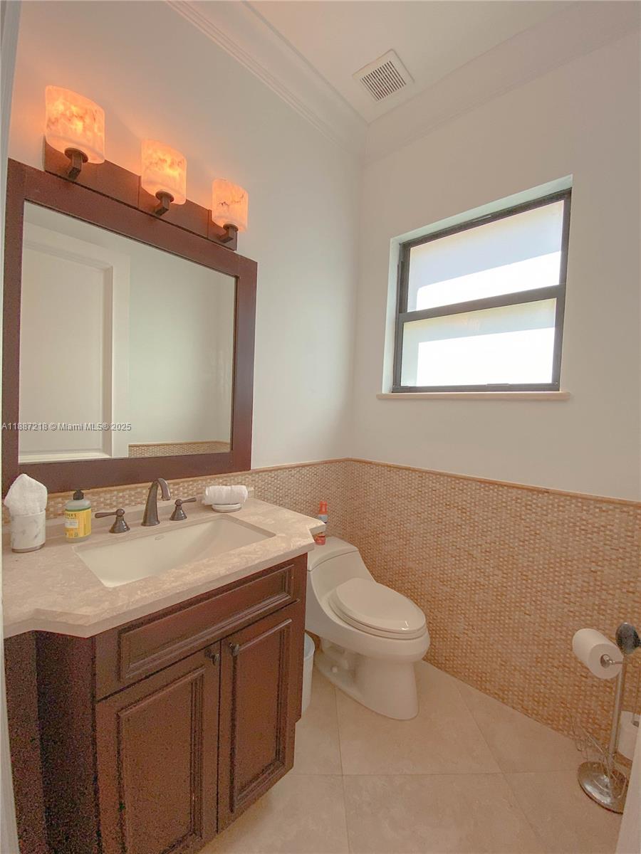 TRAPP ESTATES - Residential Lease