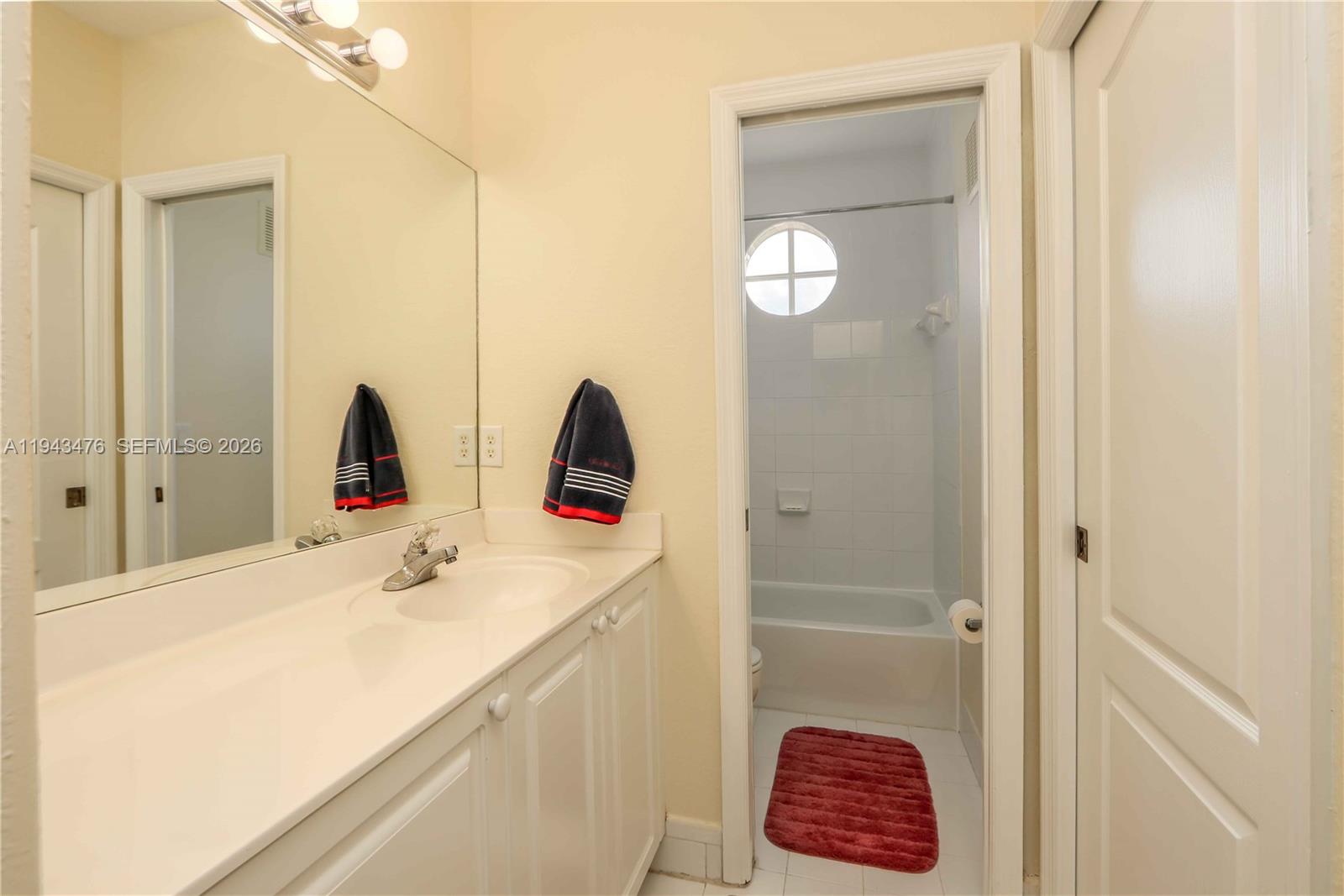 DORAL SOUTHEAST PATIO-HOM - Residential