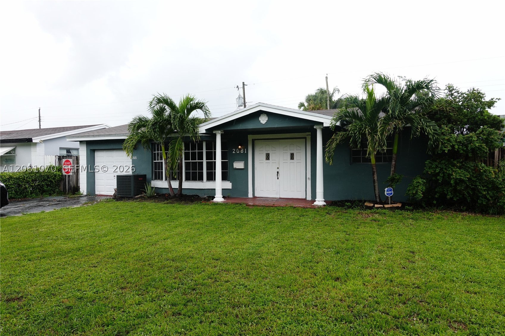 2081 Utopia Dr