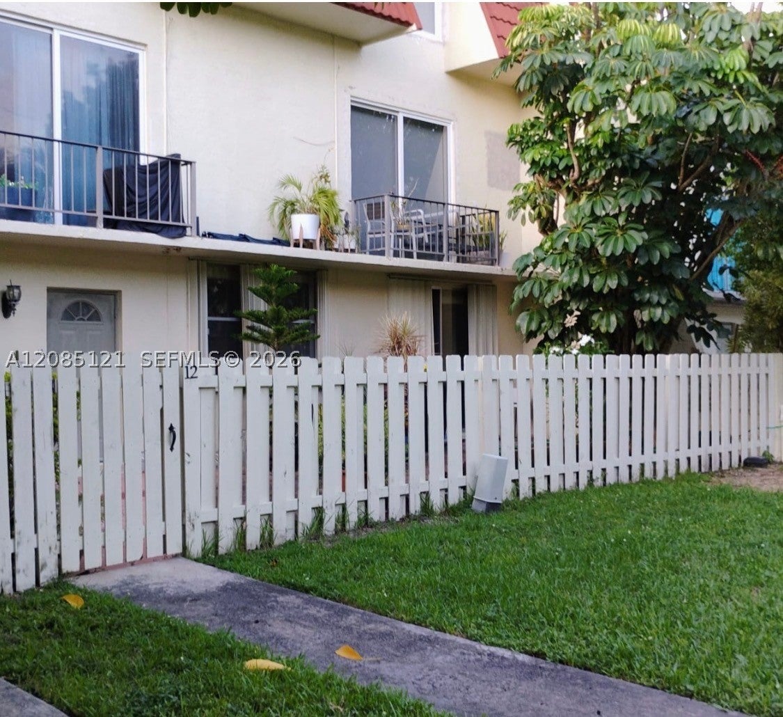 1655 NE 115th St 12B