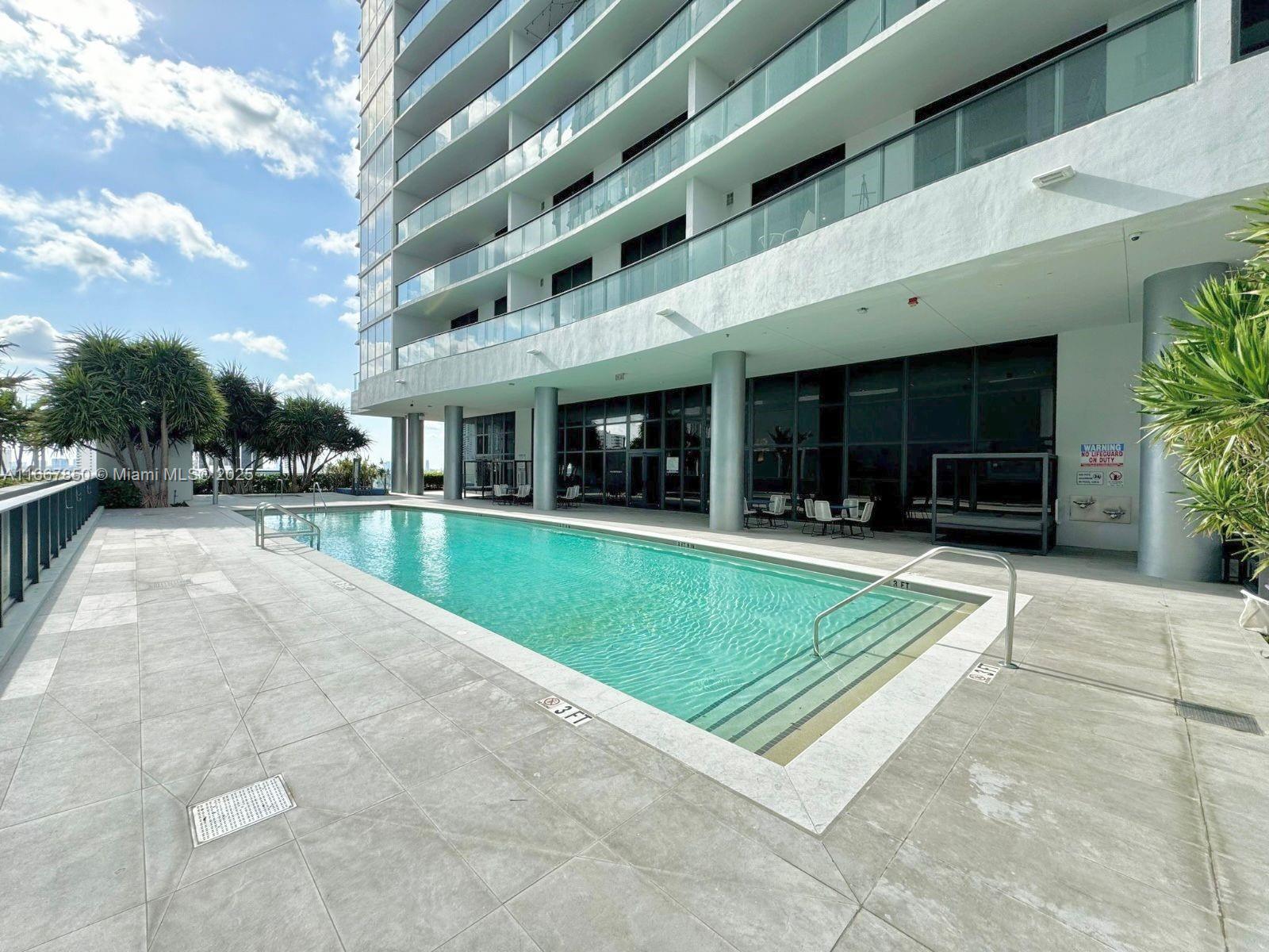 CANVAS CONDO - Residential