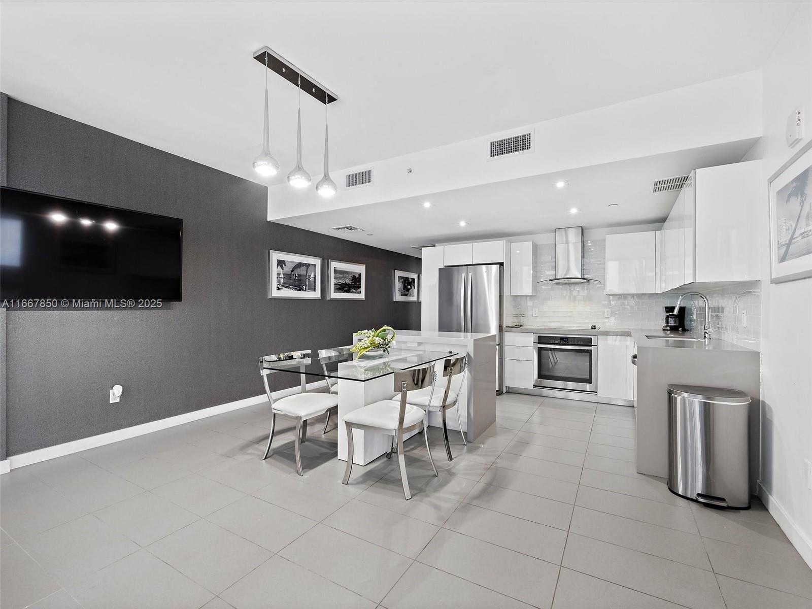 CANVAS CONDO - Residential