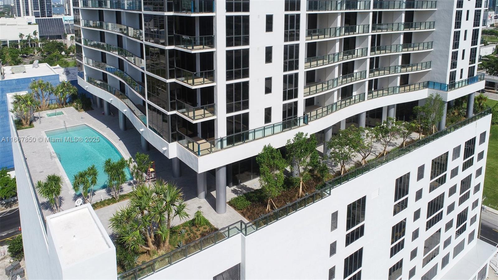 CANVAS CONDO - Residential