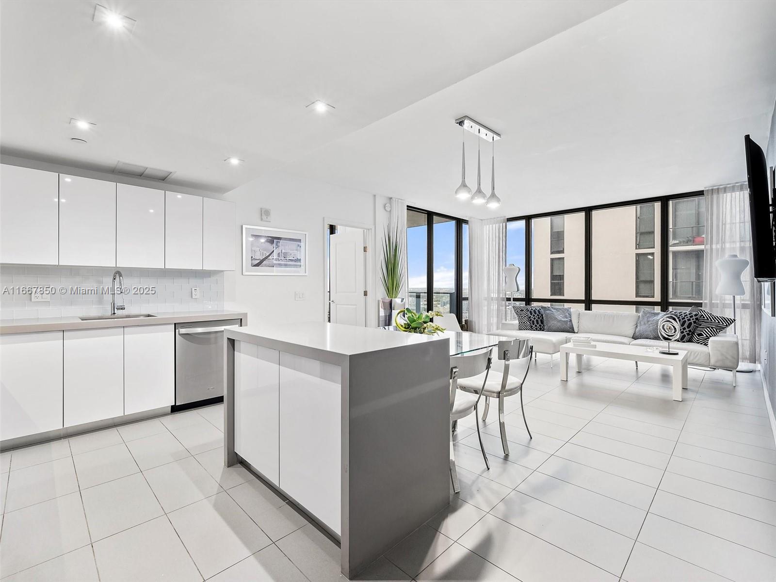 CANVAS CONDO - Residential