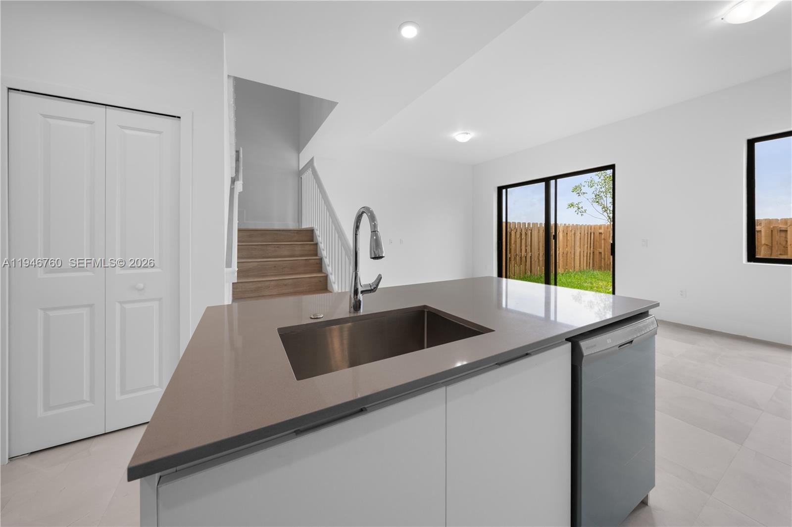 CENTURY PARK SQUARE - Residential