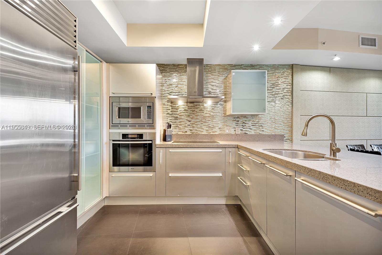 TRUMP ROYALE CONDO - Residential