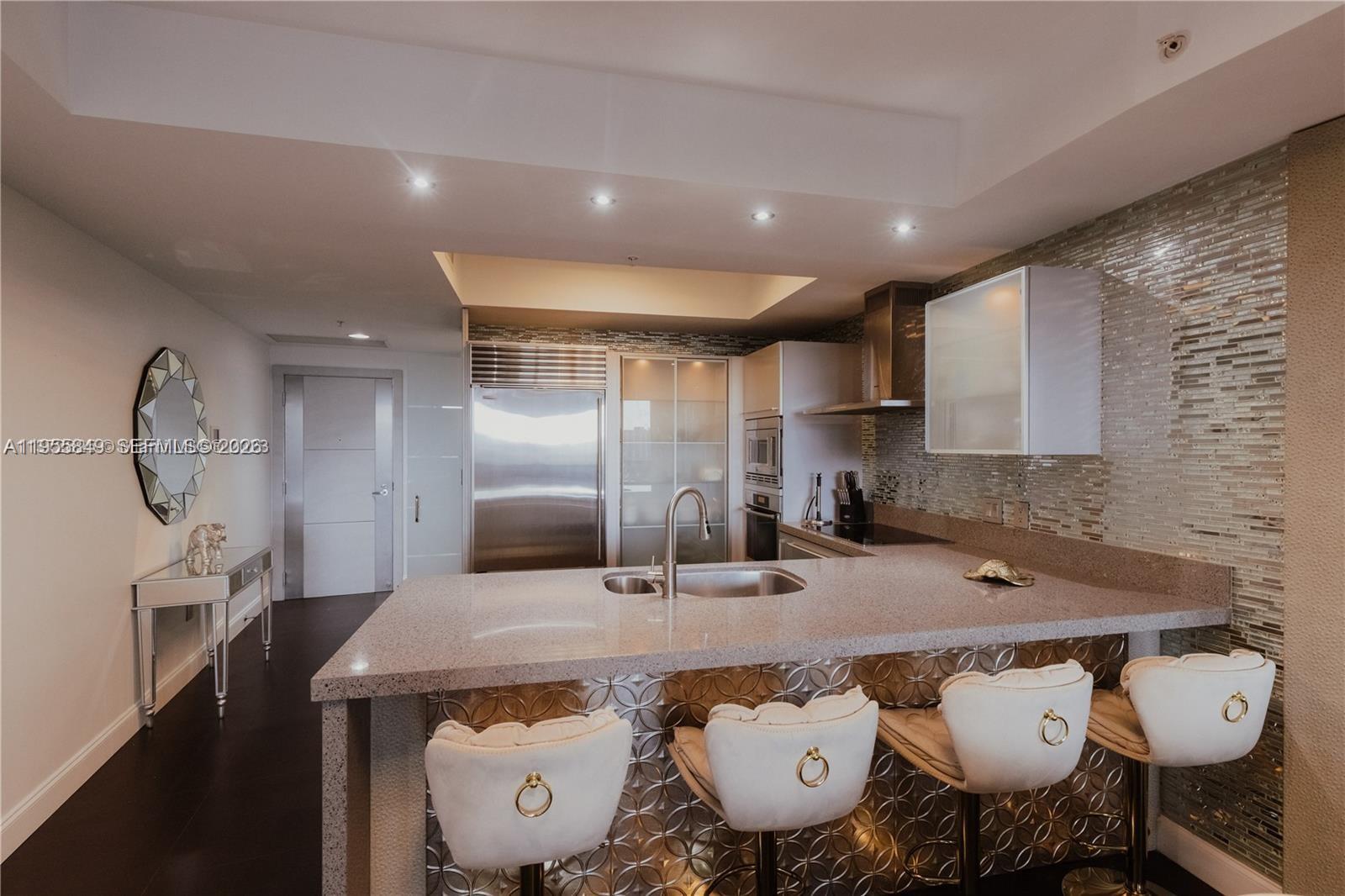 TRUMP ROYALE CONDO - Residential