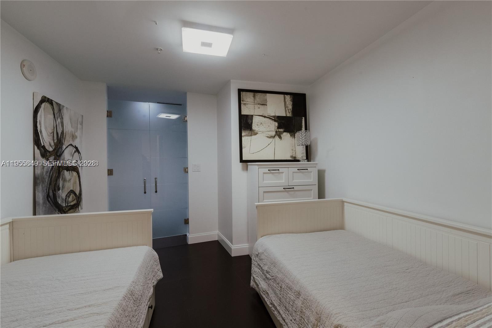 TRUMP ROYALE CONDO - Residential