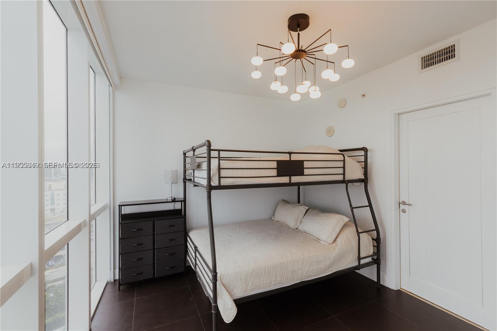 TRUMP ROYALE CONDO - Residential