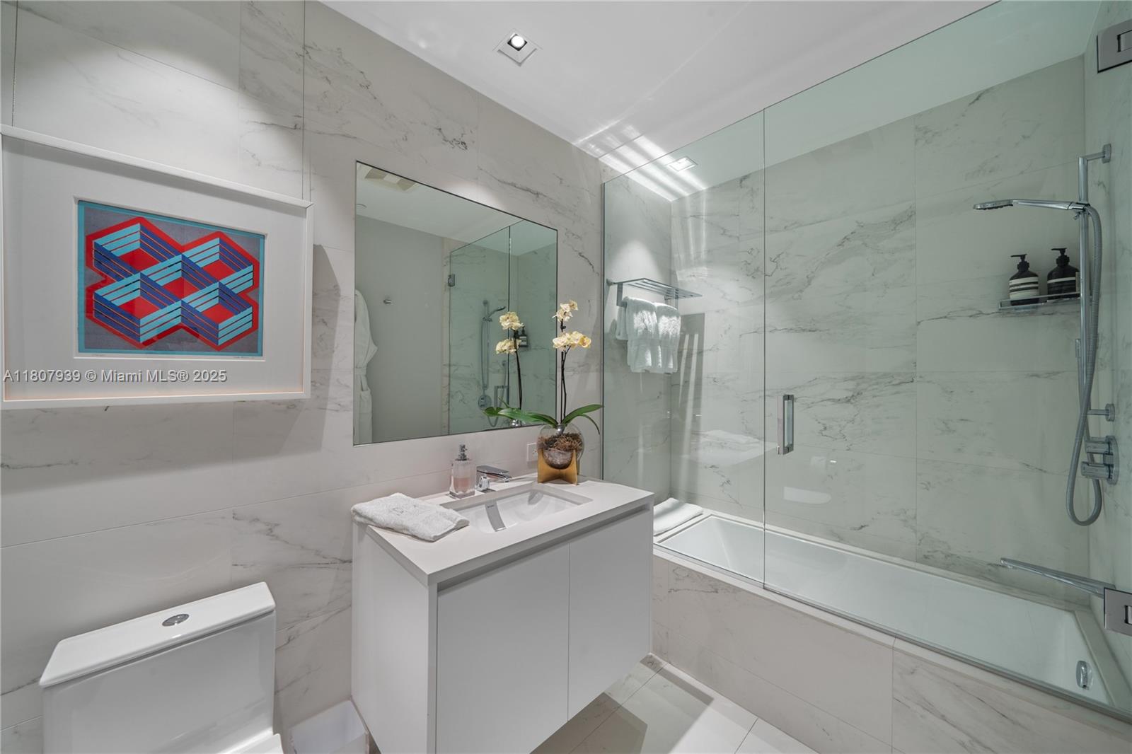 ONE THOUSAND MUSEUM CONDO - Residential