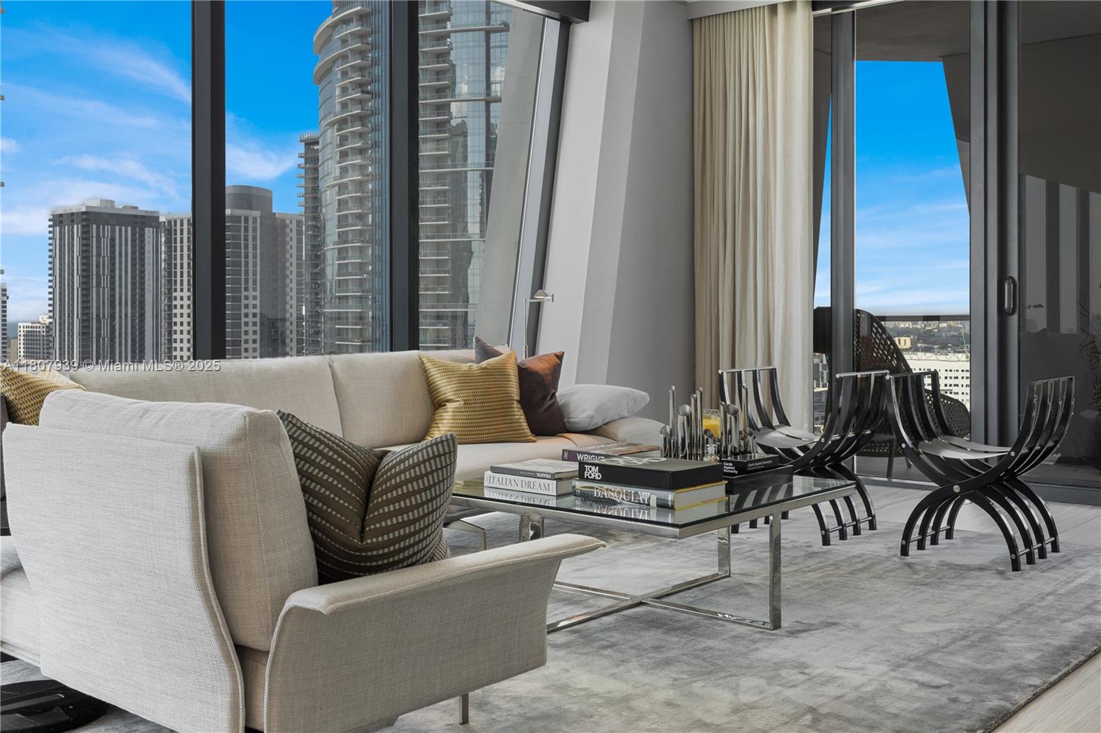 ONE THOUSAND MUSEUM CONDO - Residential