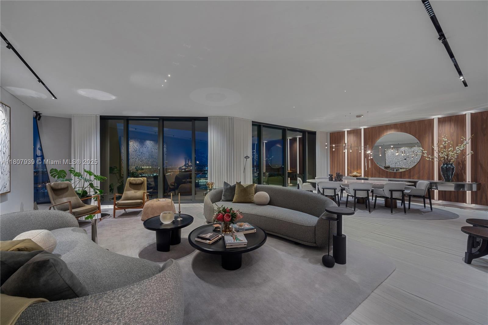 ONE THOUSAND MUSEUM CONDO - Residential