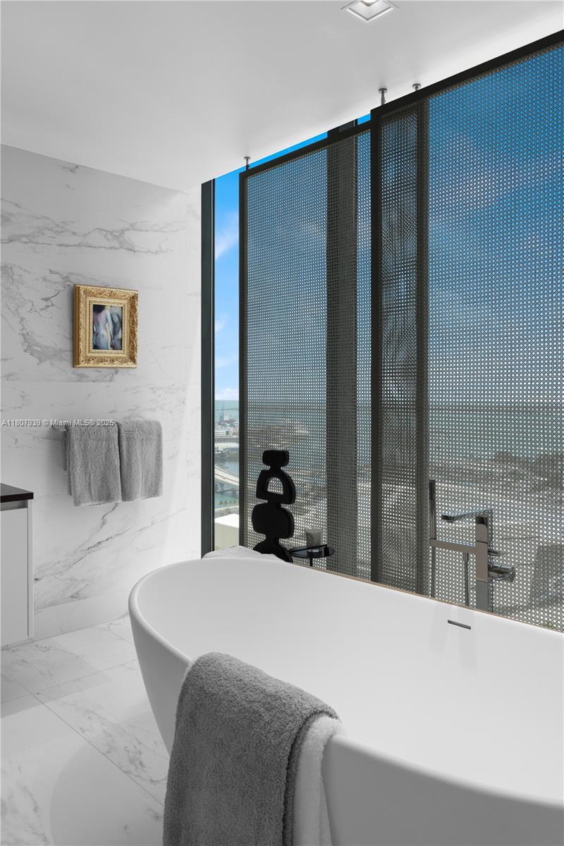 ONE THOUSAND MUSEUM CONDO - Residential