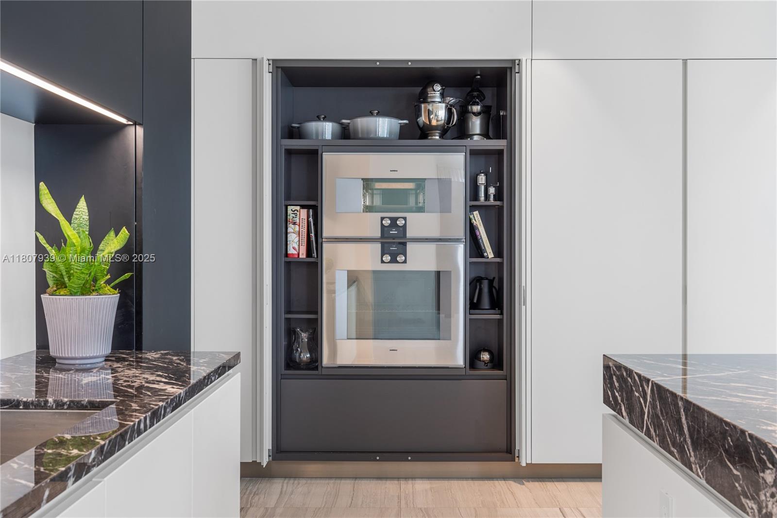 ONE THOUSAND MUSEUM CONDO - Residential