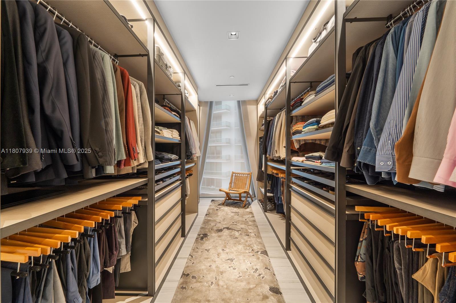 ONE THOUSAND MUSEUM CONDO - Residential