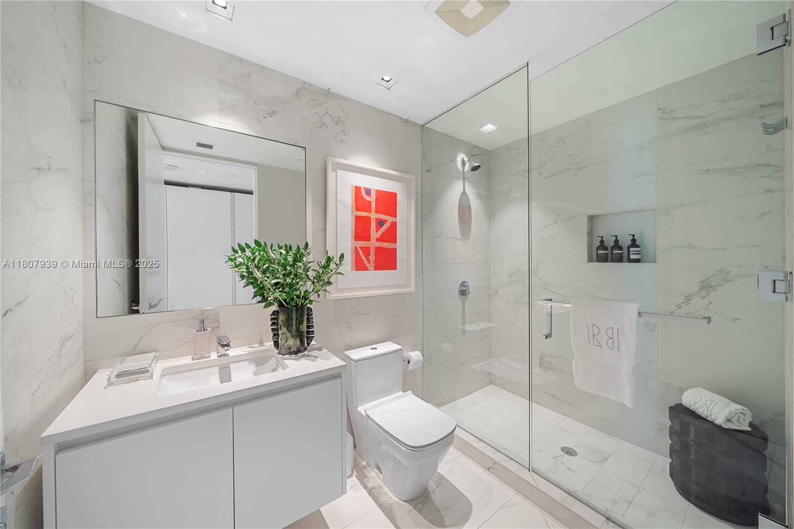 ONE THOUSAND MUSEUM CONDO - Residential