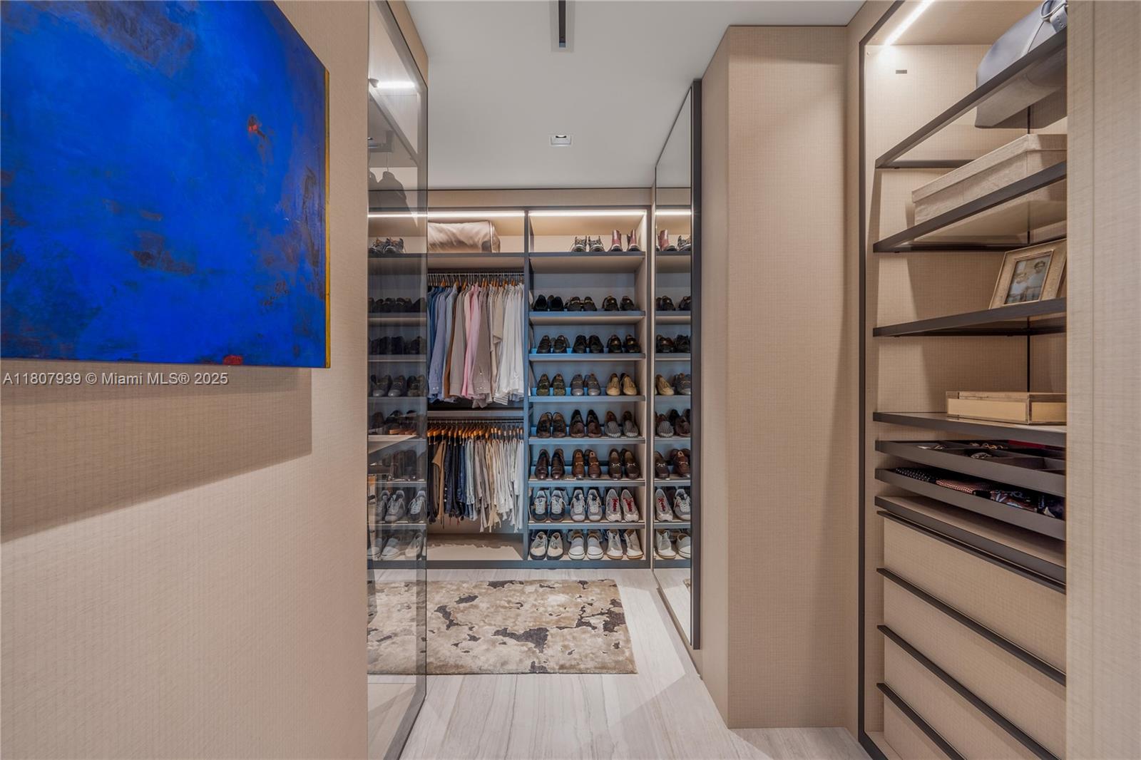 ONE THOUSAND MUSEUM CONDO - Residential