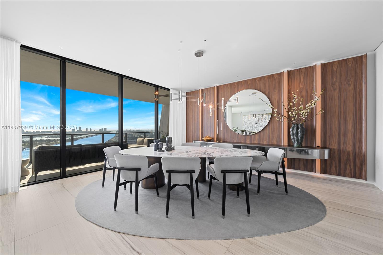 ONE THOUSAND MUSEUM CONDO - Residential