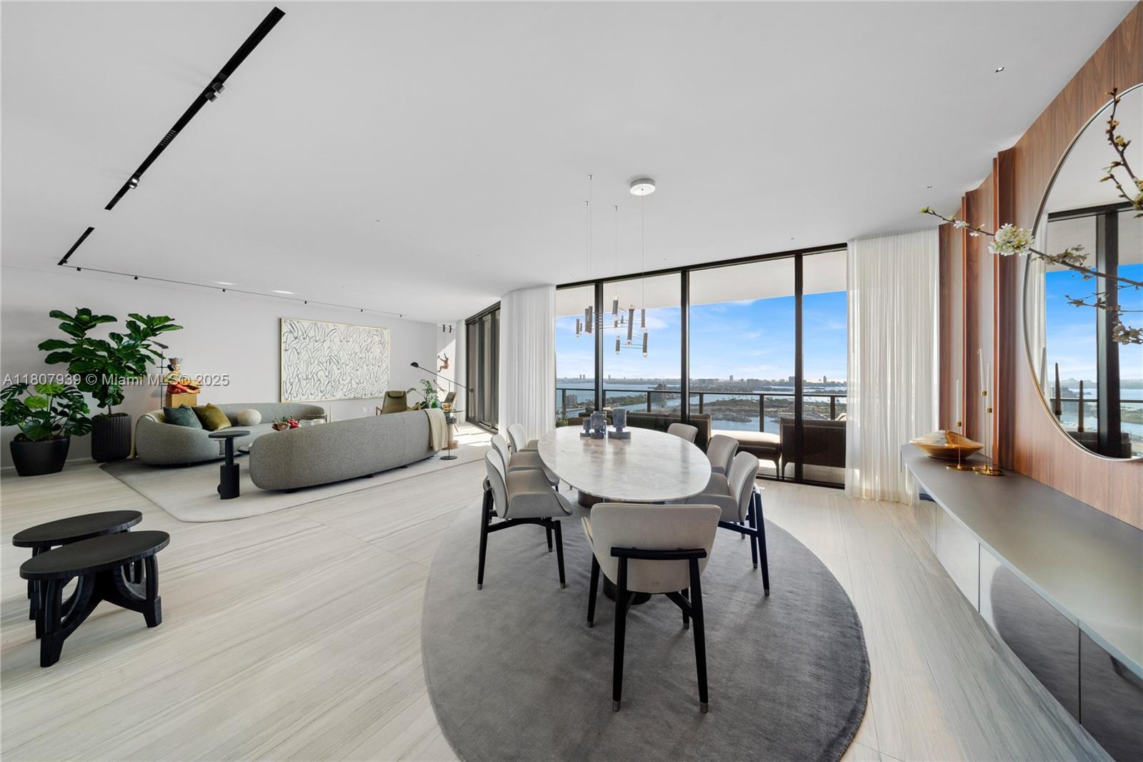 ONE THOUSAND MUSEUM CONDO - Residential