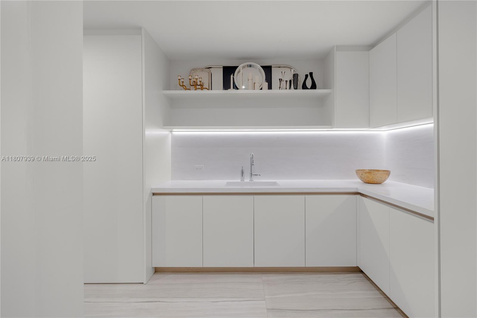 ONE THOUSAND MUSEUM CONDO - Residential