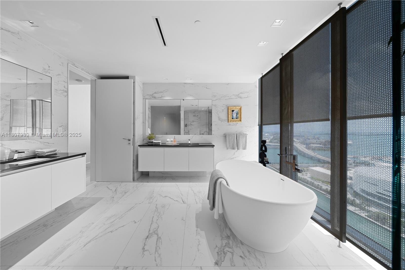 ONE THOUSAND MUSEUM CONDO - Residential