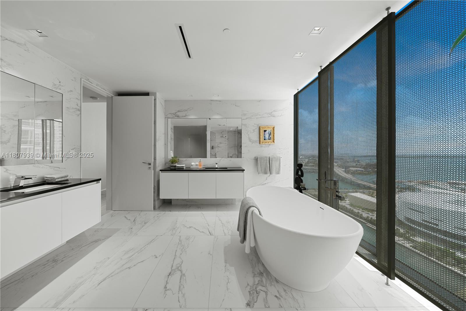 ONE THOUSAND MUSEUM CONDO - Residential