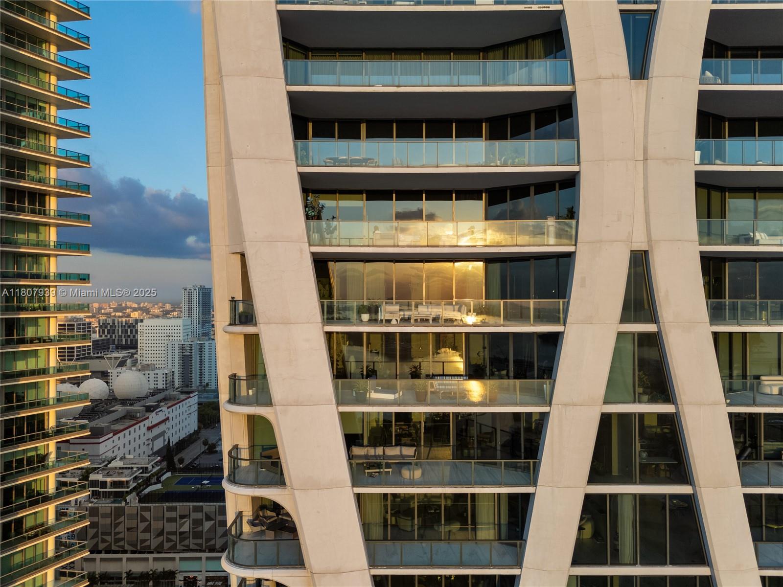 ONE THOUSAND MUSEUM CONDO - Residential