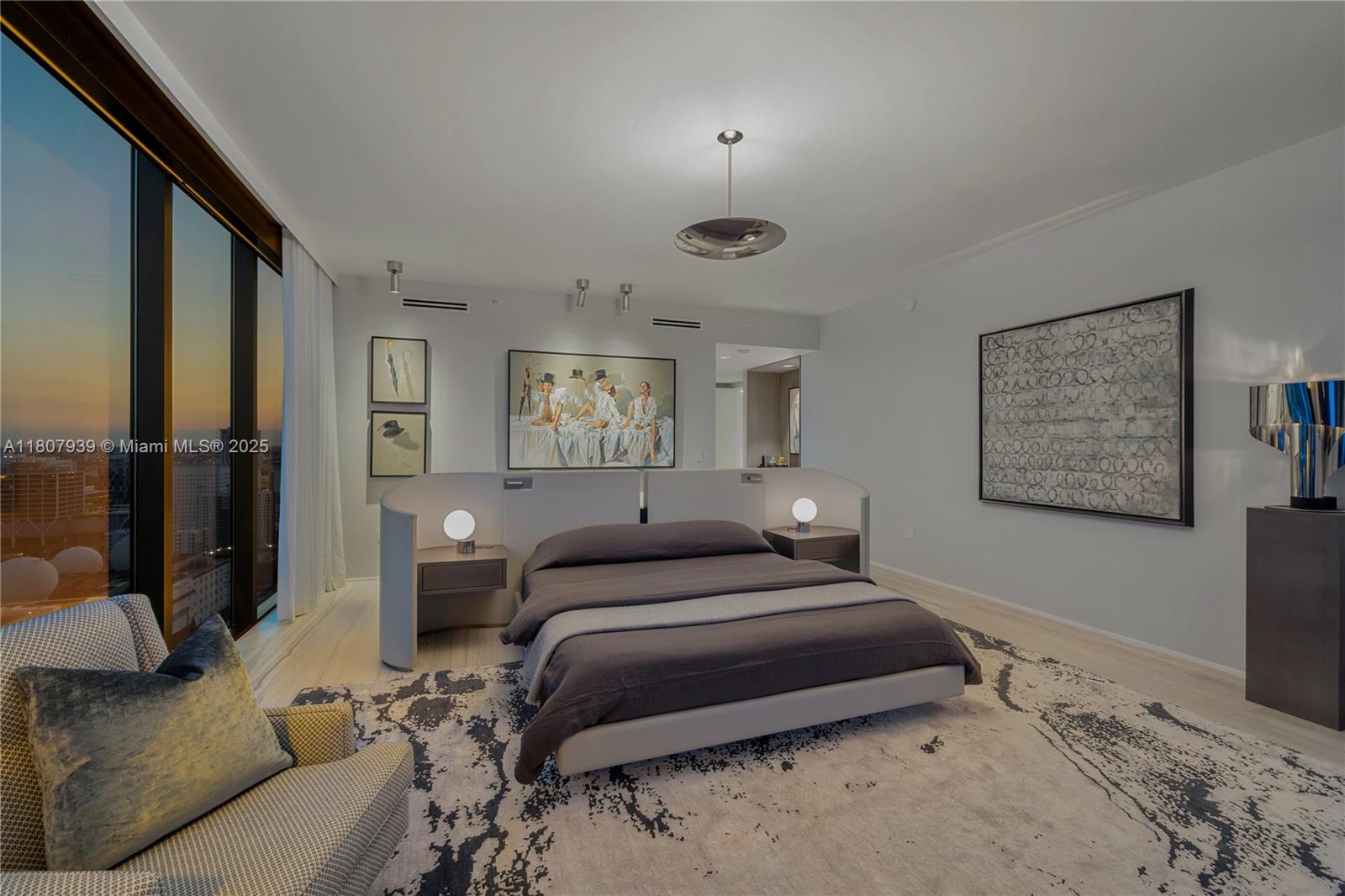 ONE THOUSAND MUSEUM CONDO - Residential