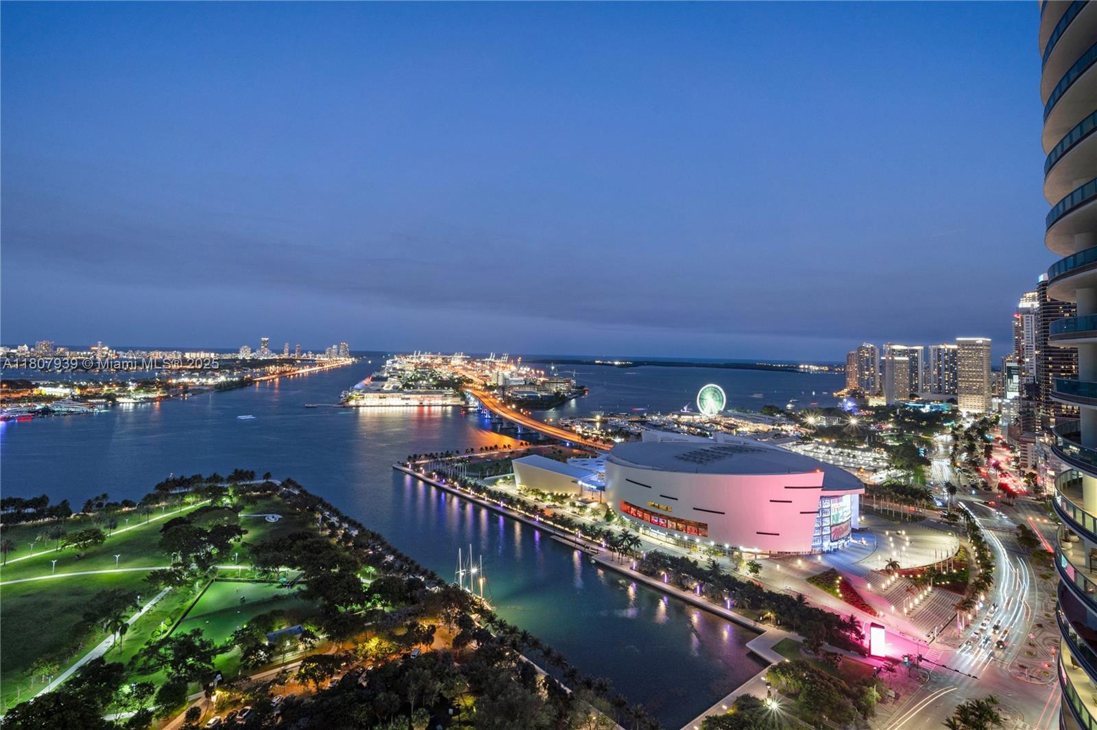 ONE THOUSAND MUSEUM CONDO - Residential