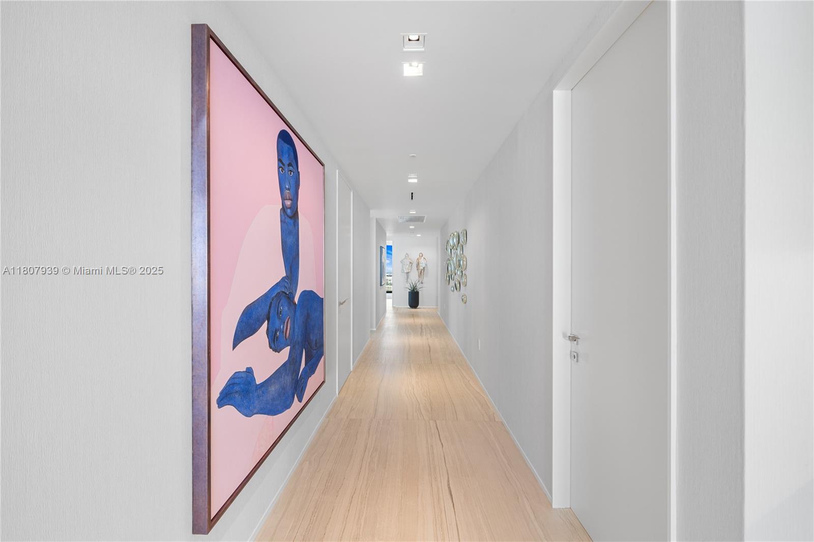 ONE THOUSAND MUSEUM CONDO - Residential