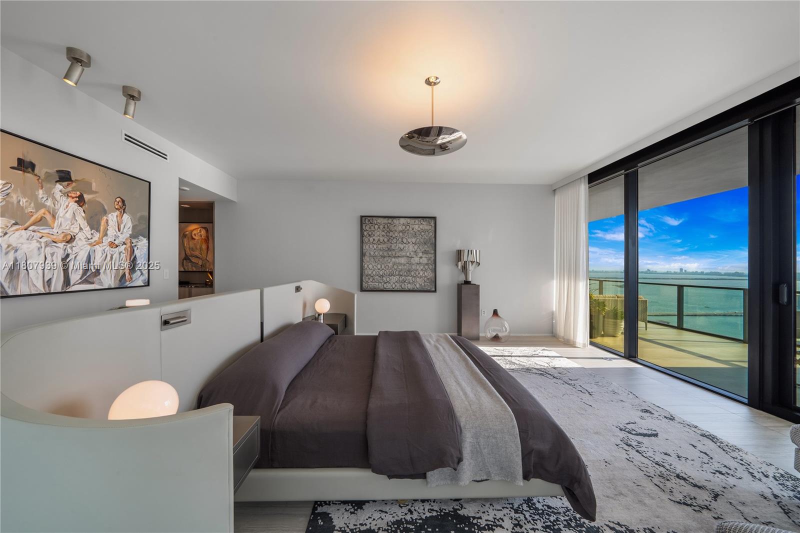 ONE THOUSAND MUSEUM CONDO - Residential