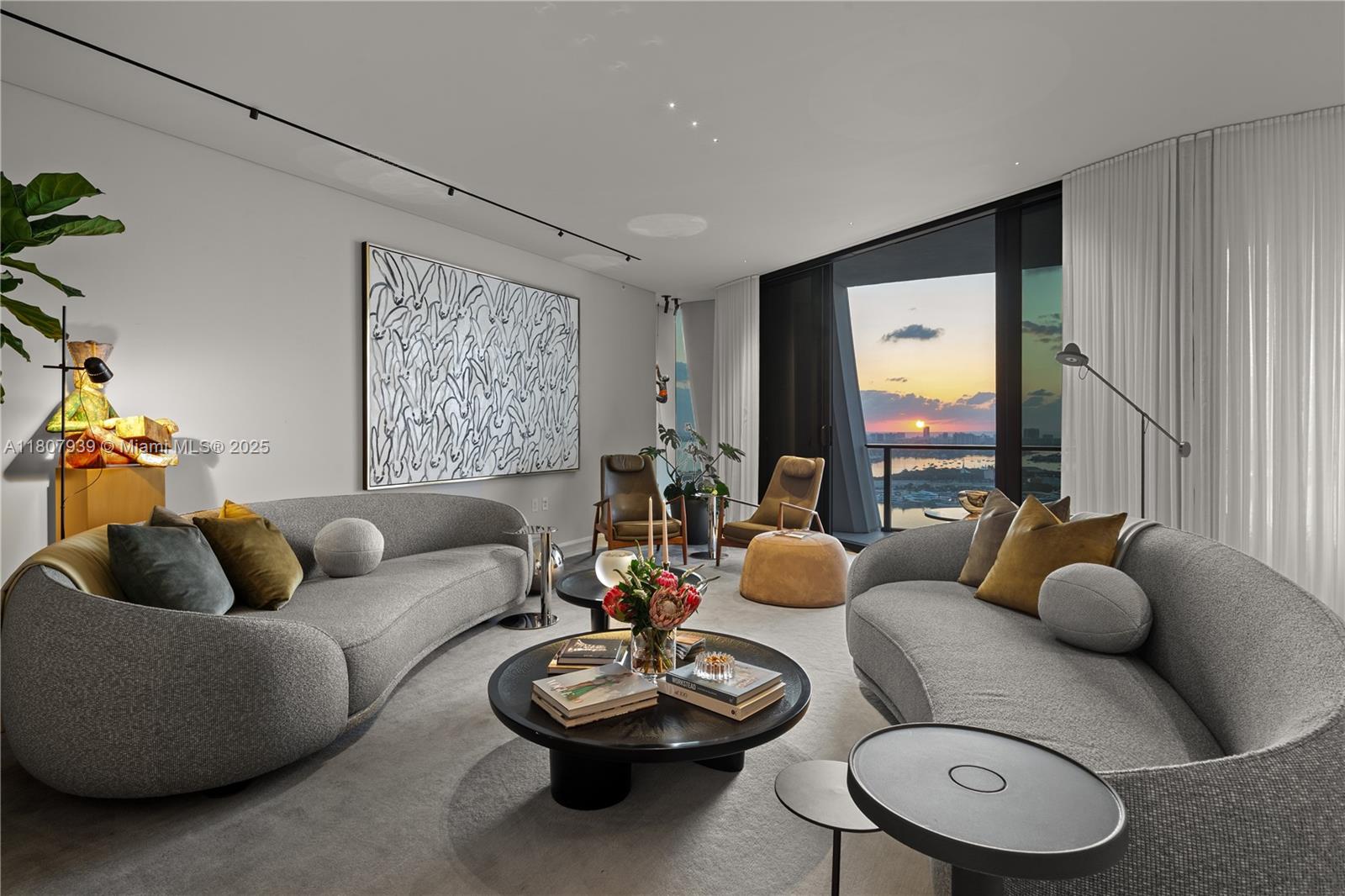 ONE THOUSAND MUSEUM CONDO - Residential