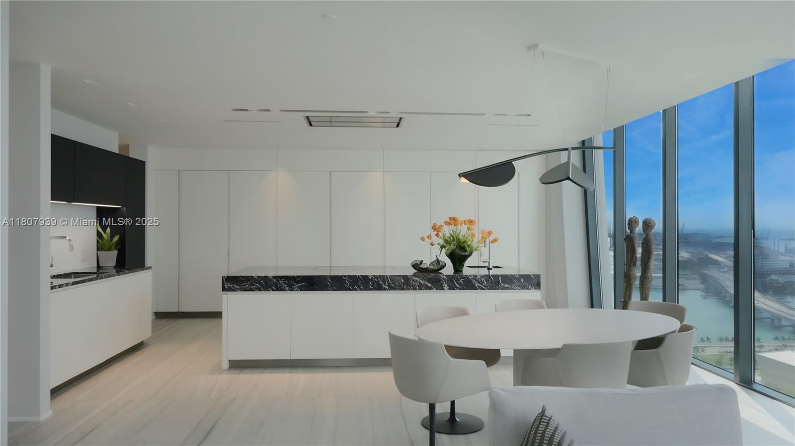 ONE THOUSAND MUSEUM CONDO - Residential