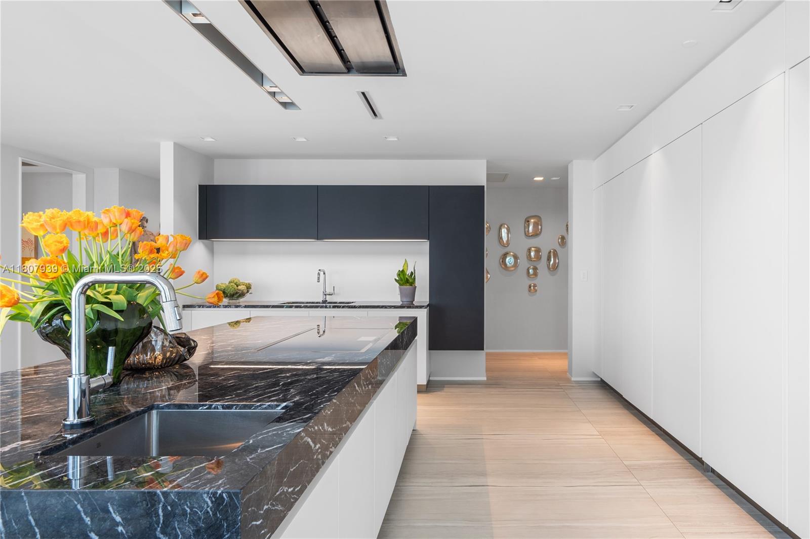 ONE THOUSAND MUSEUM CONDO - Residential