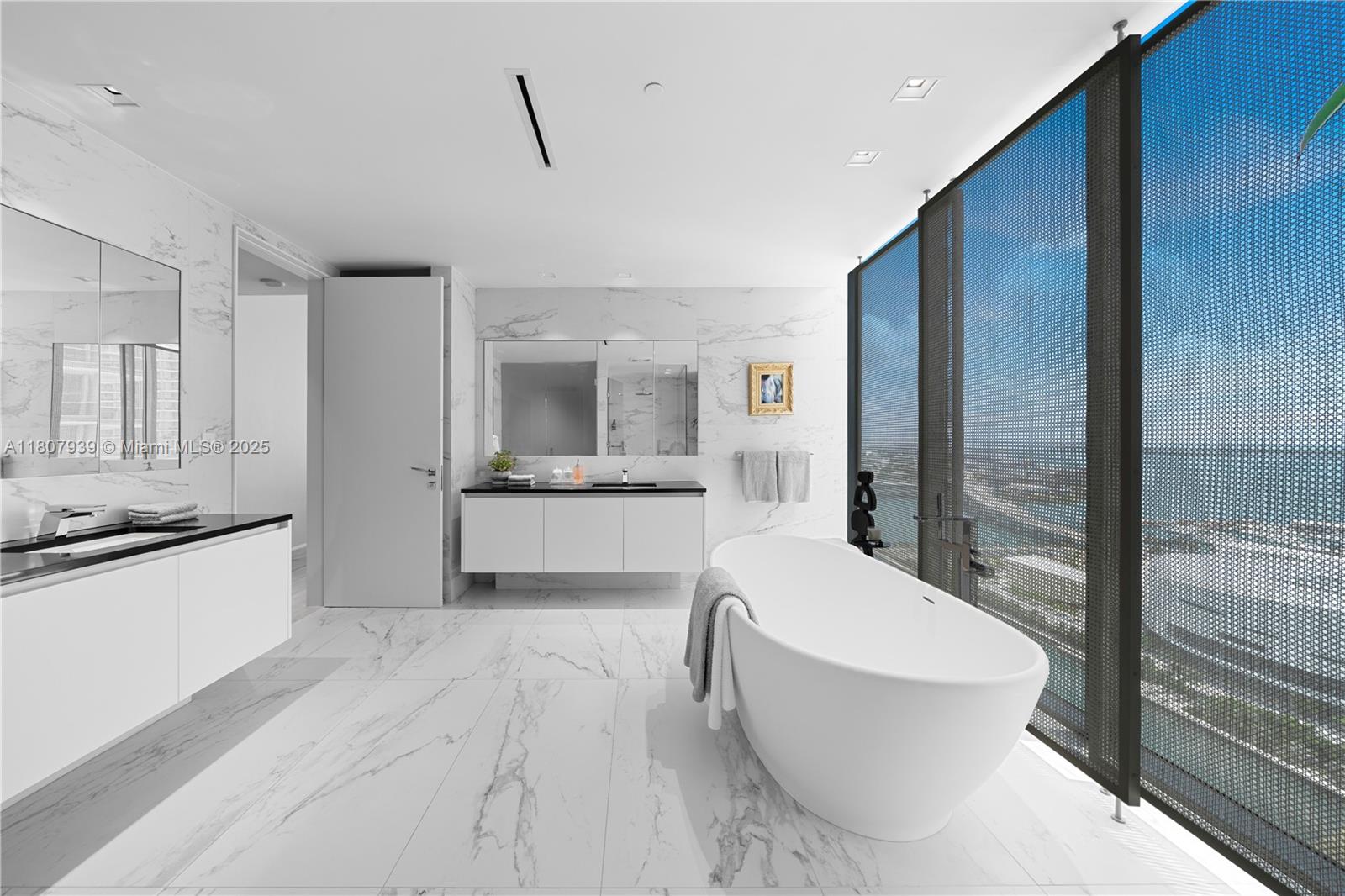 ONE THOUSAND MUSEUM CONDO - Residential