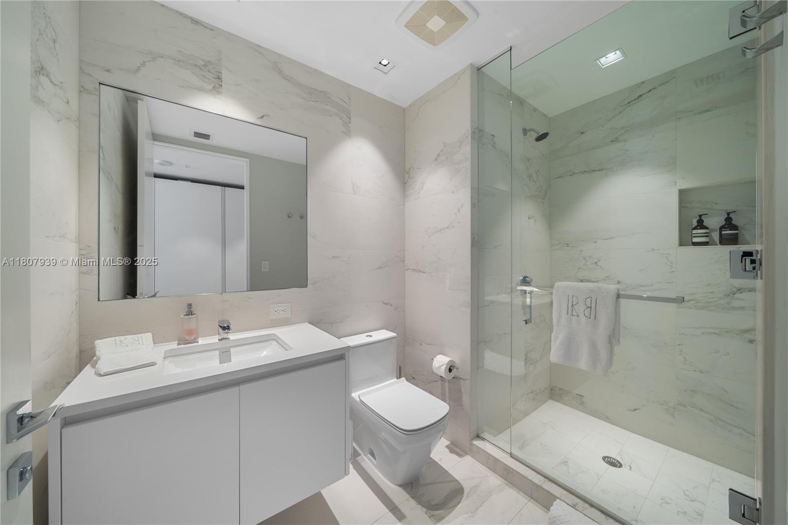 ONE THOUSAND MUSEUM CONDO - Residential