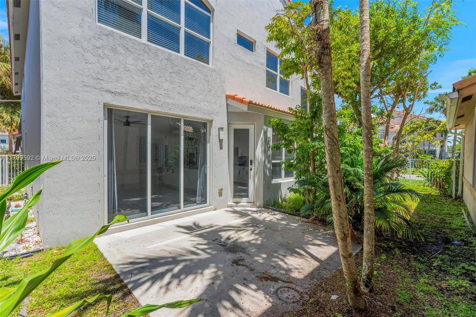 COLONY PRESERVE PUD - Residential Lease