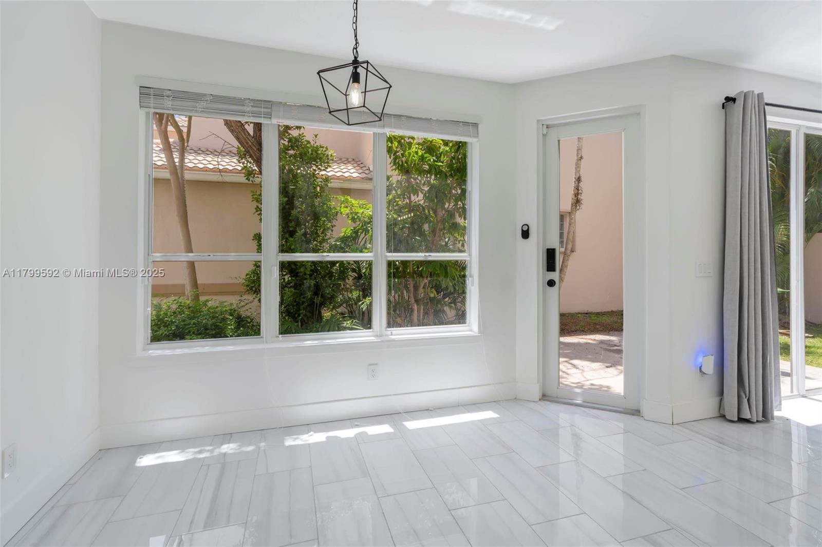 COLONY PRESERVE PUD - Residential Lease
