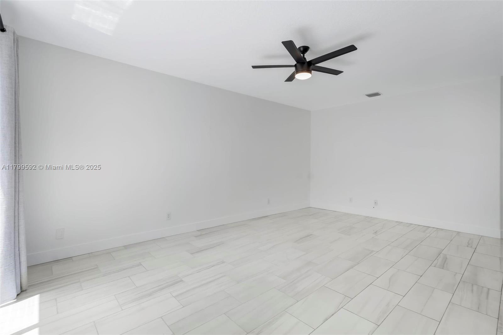 COLONY PRESERVE PUD - Residential Lease