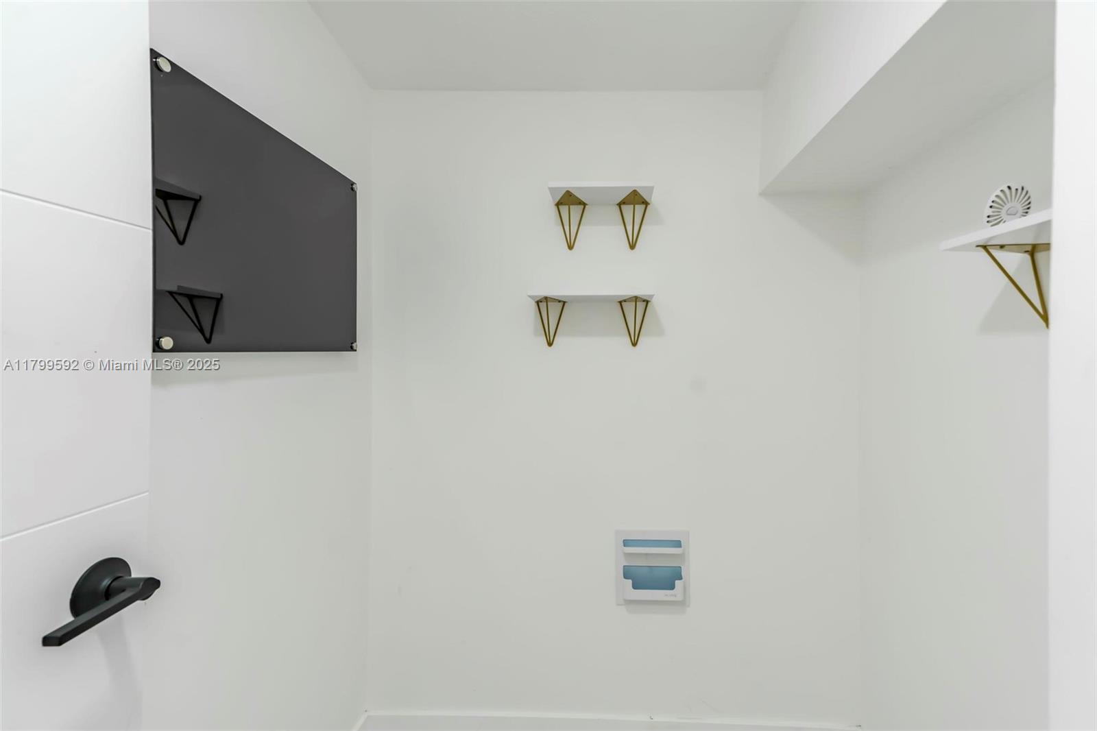 COLONY PRESERVE PUD - Residential Lease