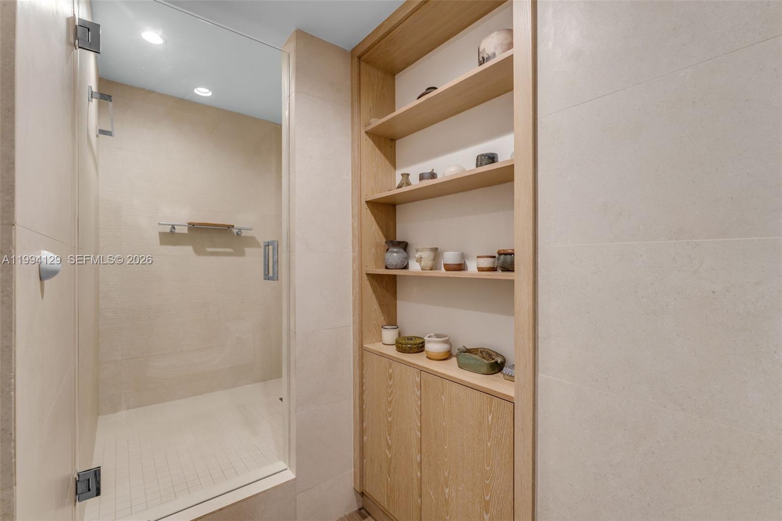 THE EMERALDBAY @ KEY COLO - Residential