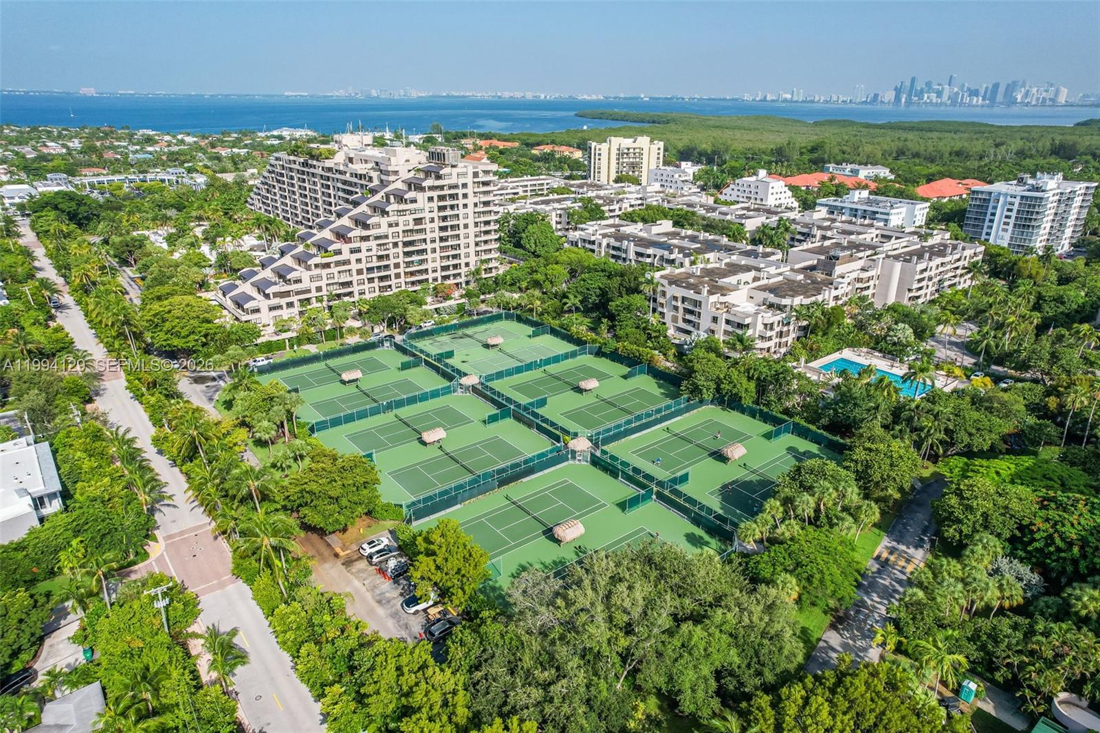 THE EMERALDBAY @ KEY COLO - Residential