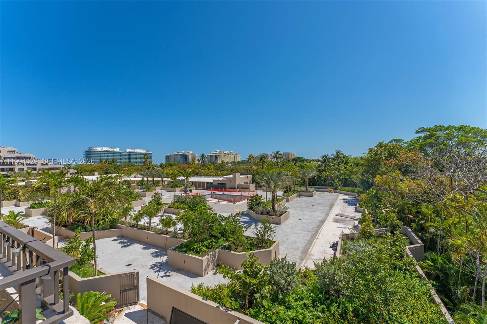 THE EMERALDBAY @ KEY COLO - Residential