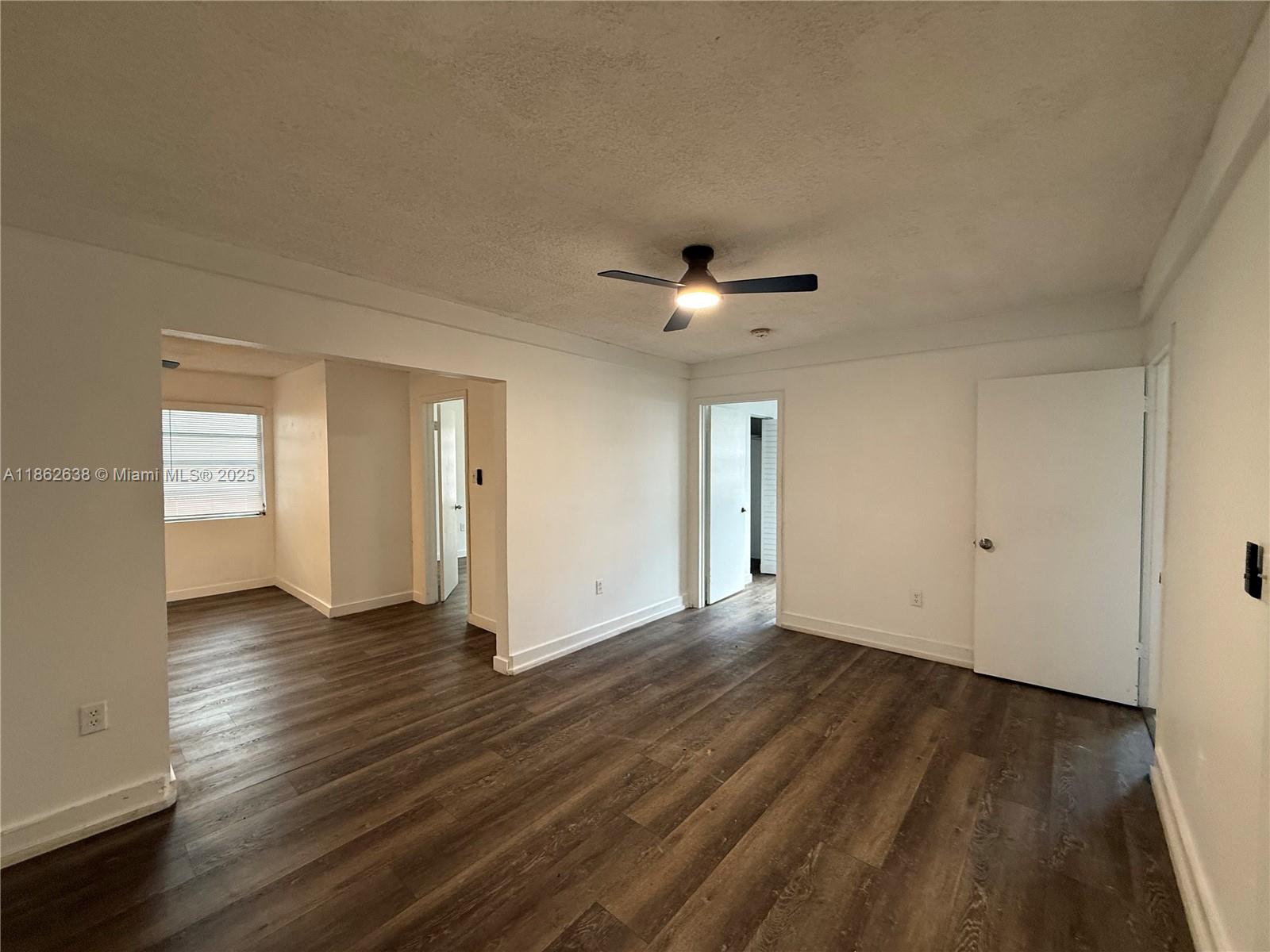 Move in tomorrow with only first Month and One month of Security Deposit. Water is included in the rent. NO SUBLEASING. NO AIRBNB. No laundry room on the premises. Se habla Español.