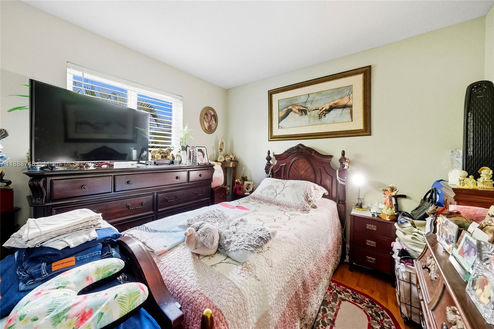 THREE LAKES - Residential