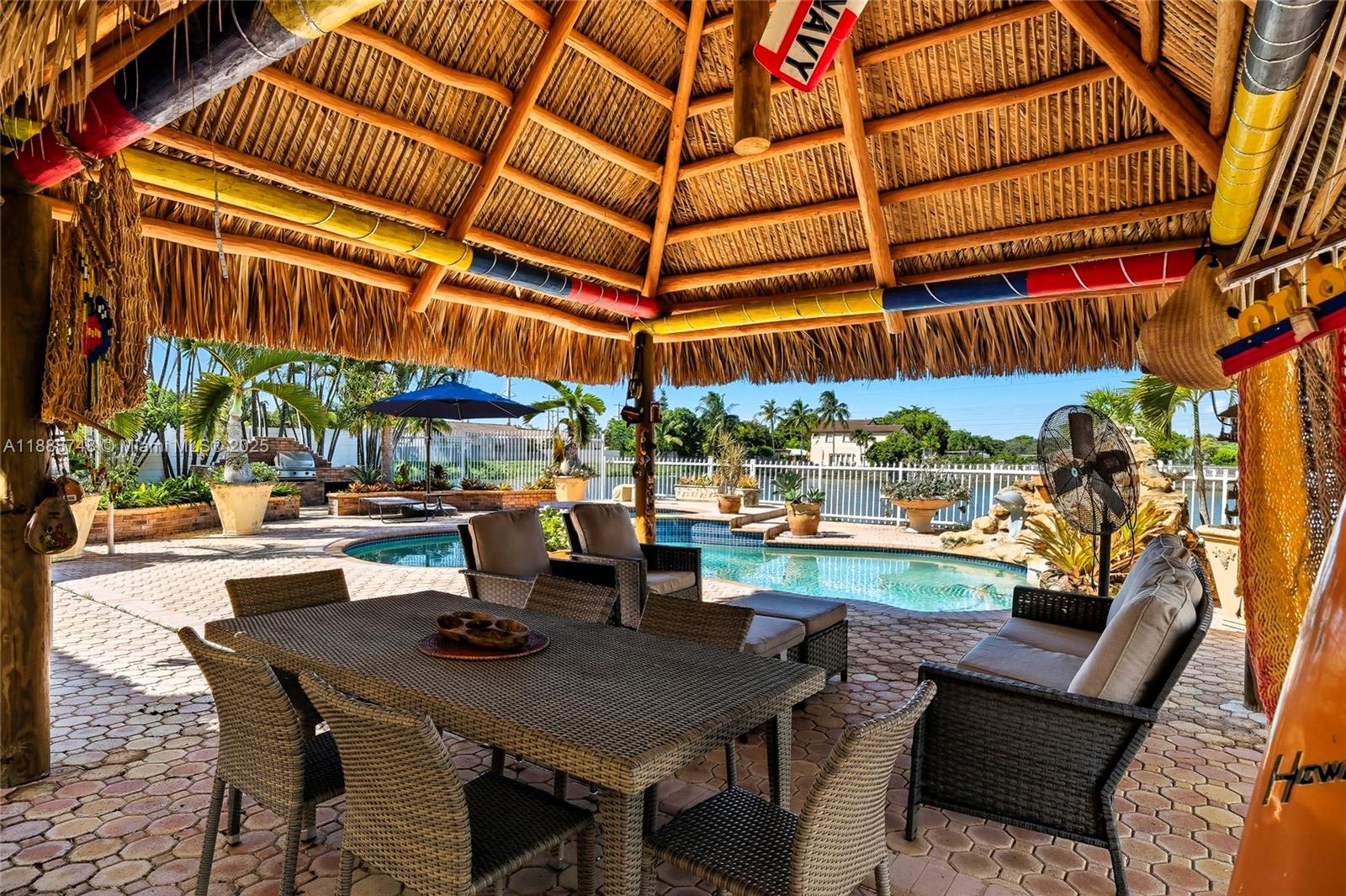 THREE LAKES - Residential