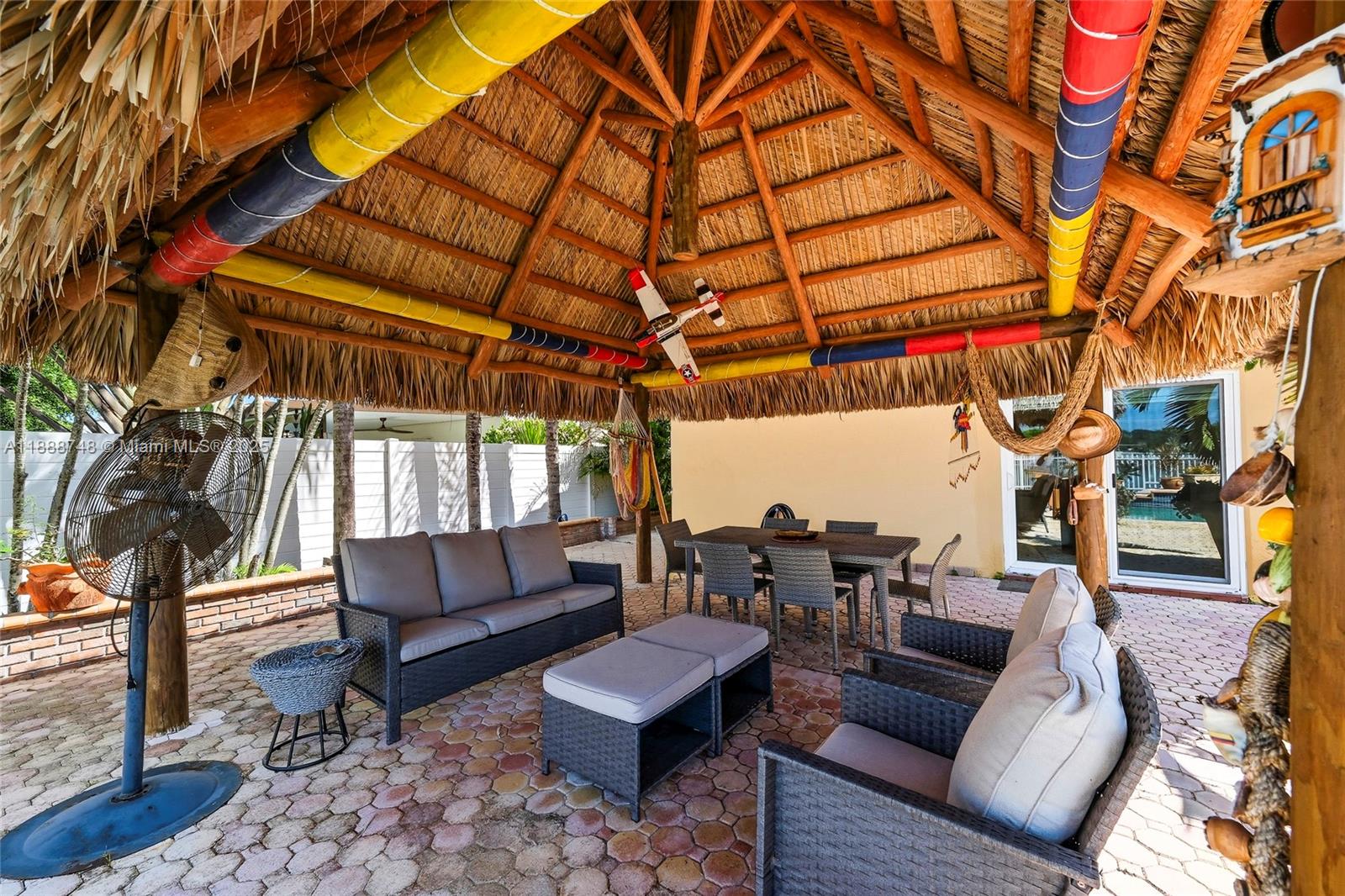 THREE LAKES - Residential